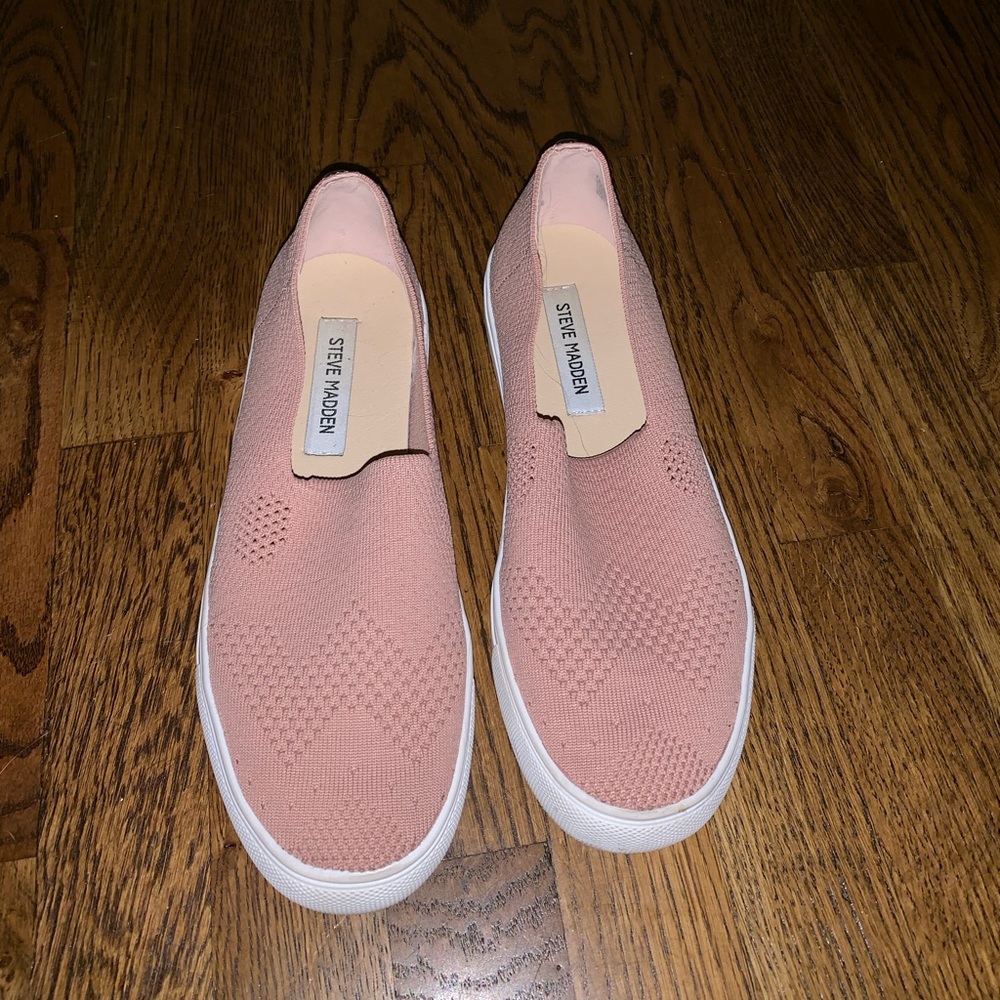 Steve Madden slip ons